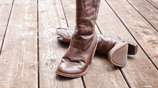 Cowboy-Stiefel warten auf Ihren Einsatz auf der Line Dance Party