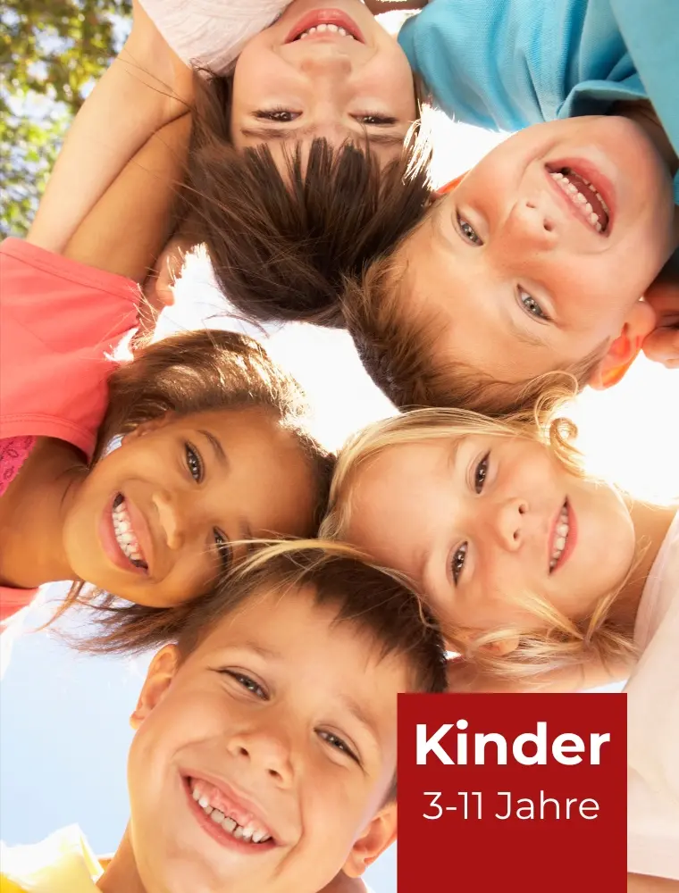 Fröhliche Kindergruppe – Symbolbild für Tanzkurse von 3 bis 11 Jahren