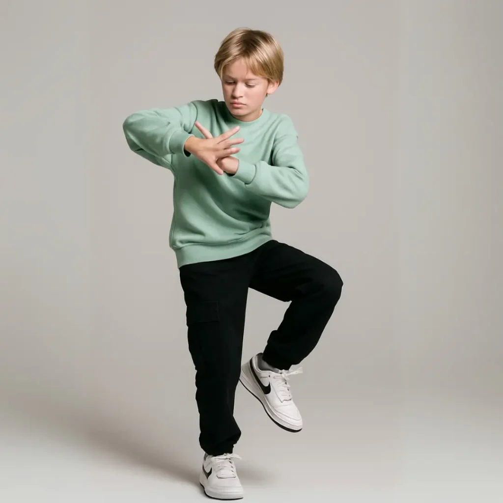 Jugendlicher Junge tanzt K-Pop